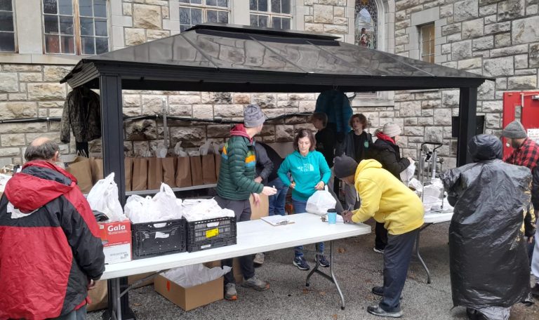 Ministerio de Alimentos Un Llamado al Servicio y la Esperanza 6